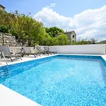 Nautical Marina Apartments: Heated Pool & Water Sports