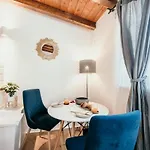 Apartment Nautical Marina Apartments: Heated Pool & Water Sports