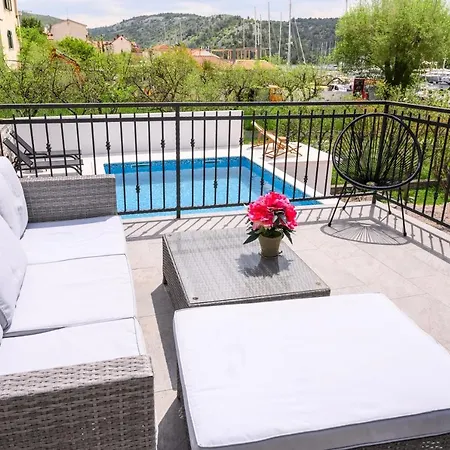 Apartment Mila And Jurija Formenti 2 Apartments In Heart Of Nautic Marina, With Heated Swimming Pool May Till October, Bikes, Sup, Kajak, Free Parking In Our Garden Skradin