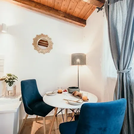 Apartamento Mila And Jurija Formenti 2 In Heart Of Nautic Marina, With Heated Swimming Pool October, Bikes, Sup, Kajak, Free Parking In Our Garden