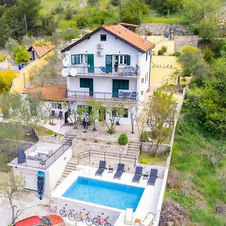 Mila And Jurija Formenti 2 In Heart Of Nautic Marina, With Heated Swimming Pool, Bikes, Sup, Kajak, Free Parking In Our Garden 아파트