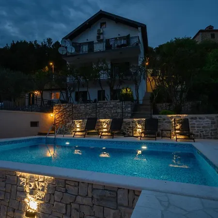 Nautical Marina Apartments: Heated Pool & Water Sports Skradin