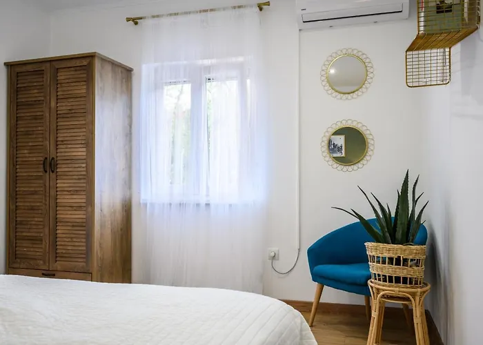 Mila And Jurija Formenti 2 Apartments In Heart Of Nautic Marina, With Heated Swimming Pool May Till October, Bikes, Sup, Kajak, Free Parking In Our Garden Apartment Skradin