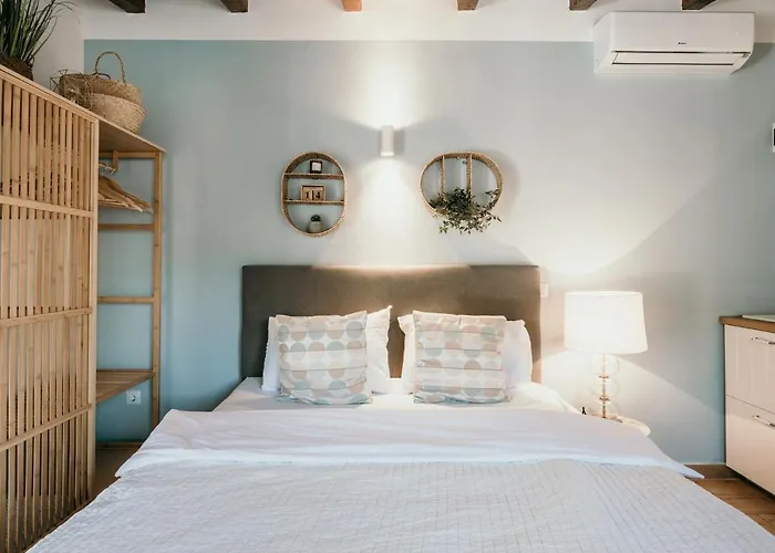 Appartement Mila And Jurija Formenti 2 In Heart Of Nautic Marina, With Heated Swimming Pool, Bikes, Sup, Kajak, Free Parking In Our Garden