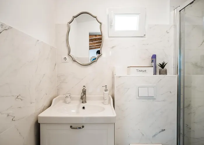 Mila And Jurija Formenti 2 Apartments In Heart Of Nautic Marina, With Heated Swimming Pool May Till October, Bikes, Sup, Kajak, Free Parking In Our Garden Apartment *