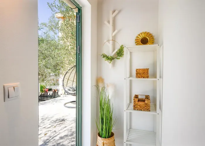 Apartment Mila And Jurija Formenti 2 Apartments In Heart Of Nautic Marina, With Heated Swimming Pool May Till October, Bikes, Sup, Kajak, Free Parking In Our Garden Skradin