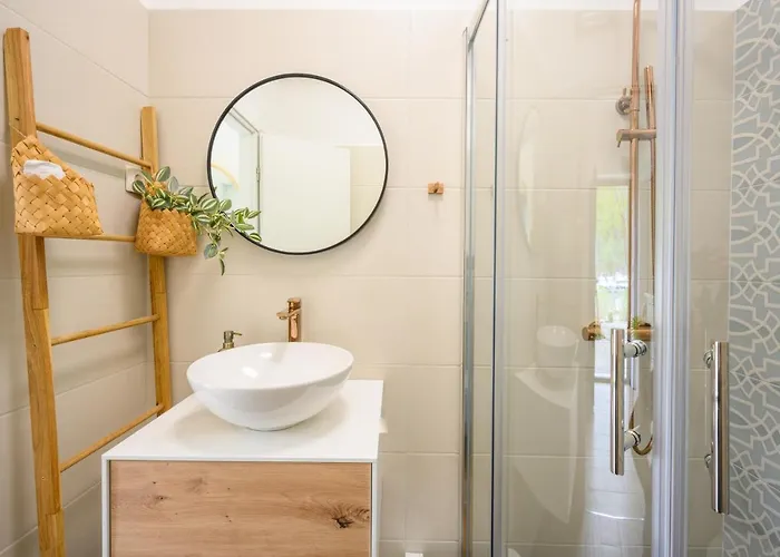 Mila And Jurija Formenti 2 Apartments In Heart Of Nautic Marina, With Heated Swimming Pool May Till October, Bikes, Sup, Kajak, Free Parking In Our Garden Skradin