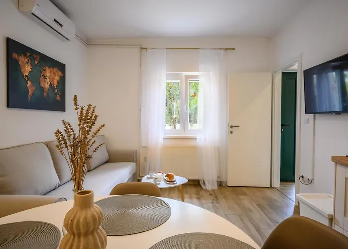 Mila And Jurija Formenti 2 In Heart Of Nautic Marina, With Heated Swimming Pool, Bikes, Sup, Kajak, Free Parking In Our Garden Appartement *