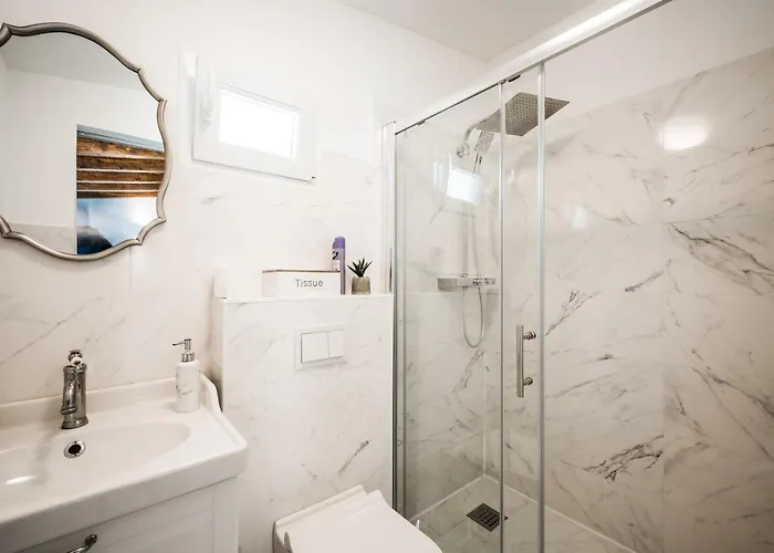 Mila And Jurija Formenti 2 Apartments In Heart Of Nautic Marina, With Heated Swimming Pool May Till October, Bikes, Sup, Kajak, Free Parking In Our Garden Apartment *